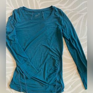 GapFit Breathe Maternity XS Long Sleeve Workout Top
